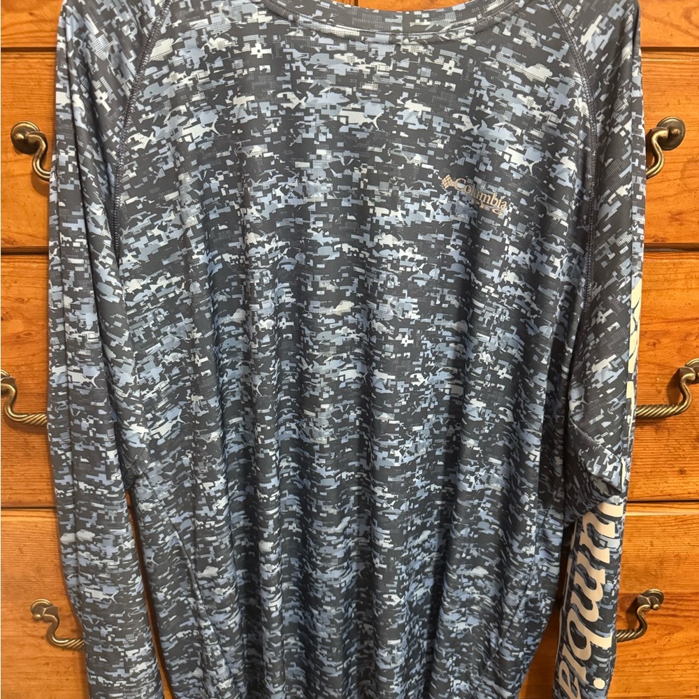 Columbia Grey & Black Digital Camo Long Sleeve Performance Fishing Shirt
